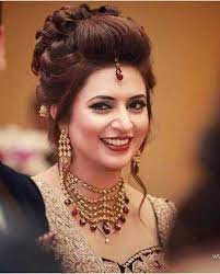 Indian Wedding Hairstyles For Indian Brides Up Dos Braids Loose Curls Engagement Hairstyles Bridal Hairstyle Indian Wedding Bridal Hair Buns