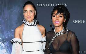 Tessa thompson lands the july 2019 cover of marie claire us. Tessa Thompson Valkyrie Jawab Soal Hubungannya Dengan Musisi Cantik Janelle Monae Akui Biseksual
