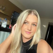 Alyssa Pedersen's Instagram, Twitter & Facebook