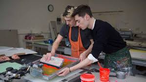 Si certains caractères de cet article s'affichent mal (carrés vides, points d'interrogation, etc.), consultez la page d'aide unicode. Un Bts Sans Le Bac Est Ce Possible Le Figaro Etudiant