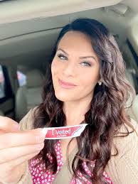 Alex Denis's Instagram, Twitter & Facebook