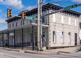 Columbia coffee è un rivenditore dell'azienda chicco nero che si occupa di produzione e vendita di caffè. Coffee Cream Opens In Former Railroad Station In Columbia Local Business Lancasteronline Com