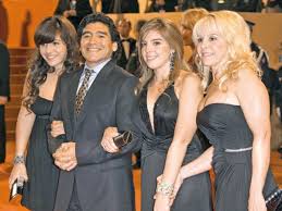 Reconocidos Y No Cuantos Hijos Tiene Maradona Y Quienes Son Bae Negocios