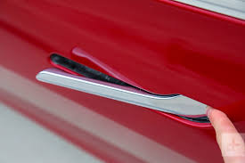 In fact, there's been a lot of complaints about various issues in the winter. Tesla Model 3 Handles Are Stylish But Are Freezing Shut In Cold Temps Digital Trends