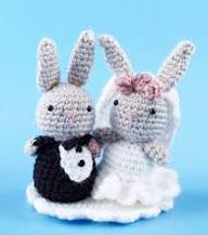 Amigurumi Bunny Wedding Cake Topper (Crochet) – Lion Brand Yarn