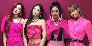 Die kletterhose rockmodel überzeugt durch einen elastischen bund mit zugband, der umgeschlagen werden kann und einen gürtel überflüssig macht. Blackpink A Year In Review Celebmix