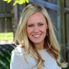 Tracy Dirks's Instagram, Twitter & Facebook