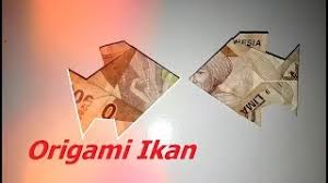 Cara mudah dan sederhana membuat origami daun dari uang lima ribu rupiah. Cara Membuat Origami Bentuk Ikan Dari Uang Kertas Rupiah Youtube