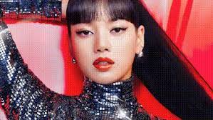 Lisa Luk's Instagram, Twitter & Facebook