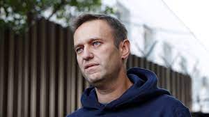 The widow of alexander litvinenko has told bbc world. Het Gaat Iets Beter Met Aleksej Navalny Kan Soms Even Uit Ziekenhuisbed Nos