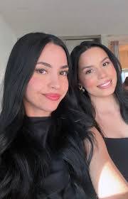 Julianne Riggs's Instagram, Twitter & Facebook