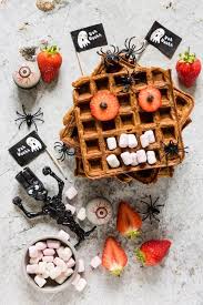 1001 Recettes Effrayantes Pour Un Repas D Halloween Monstrueusement Gourmand Gaufres De Patates Douces Repas Halloween Recette