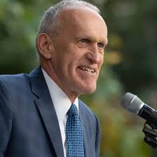 From classrooms to fields, students dig into food fellowships