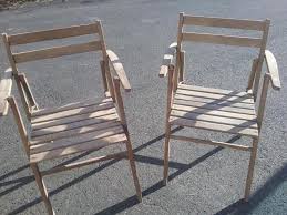 2 Sehr Schone Alte Gartenklappstuhleholzstuhle Zusammen Klappbaraltersbedingte Gebrauchsspuren Sind Vorhandenam Besten Als Stuhl Holz Gartenstuhle Antike Mobel