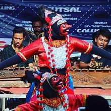 Tari klono sewu diciptakan para seniman yang tergabung dalam komunitas seni tari topeng jatiduwur. Tari Topeng Cirebon Gaya Palimanan Wikipedia Bahasa Indonesia Ensiklopedia Bebas