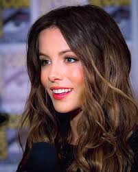 I need a rose flower 🌹 from a fan who truly love my movies and promise  never to stop watching ❤️❤️❤️❤️