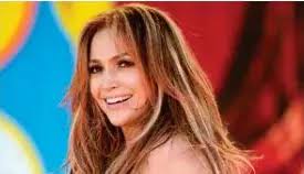 Jennifer Lopez recibe el Icon Fashion de la Moda; recuerdan con cariño a Albert  Antebi; Romo y su plan B para aduanas; Martín Olavarrieta, académico de  número; homenaje a Poniatowska; y un