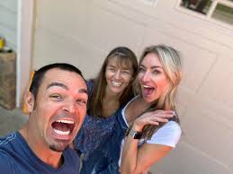 Girls night out 🎄🎅🏼❤️ Jessica Stidham Jennifer Smith Hilarey Jones  Vaughn Shay Elizabeth Shiver