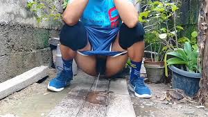 大規模バレーの試合の後、すぐにおしっこに行きました