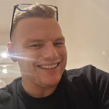 Thinking of heading to download alone this year as a new metal/rock fan  with no metal head friends 😔 does anyone else go solo? Need encouragement  in going alone!