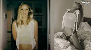 Olivia Ponton Flashes Her Nude Tits (3 Photos) - OnlyFans Leaked Nudes