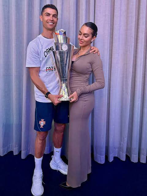 Vì sao Ronaldo vẫn chưa chịu cưới Georgina?