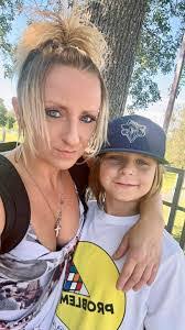 Sabrina Pelletier's Instagram, Twitter & Facebook