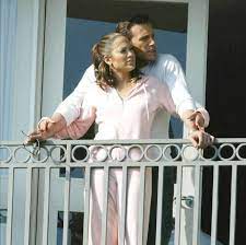 May 10, 2021 · j lo and ben affleck may have crossed the friendzone, because we found out they were hanging out together this past weekend. Jennifer Lopez Ben Affleck S Fans Can T Keep Calm After Katy Perry Shared Their Kissing Picture On Social Media Photogallery Etimes