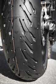 Find out all about michelin pilot road 4, our all season tyres, the braking champion on wet roads! Ausprobiert Michelin Road 5