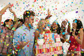 Pero los planes suelen ser los mismos, una cena, tomar algo y poca cosa más. 10 Ideas Para Adornar Cumpleanos De Adultos