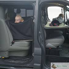 On peut maintenant installer le lit dans le van. Lit Bebe Pour Fourgon Fourgon Amenage Fourgon Lit Camion