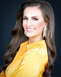 Sarah Nida's Instagram, Twitter & Facebook