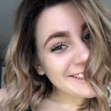 Cassie Darr's Instagram, Twitter & Facebook