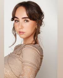 new headshots by the lovely @ariannemartinphotography 🤍🤍