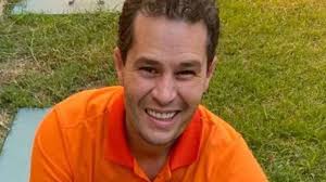 Pedro Leonardo mostra foto raríssima com a mãe