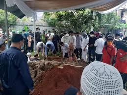 Belum ada keputusan, keluarga beliau ini keluarga besar. No6iu4s Lbt8m