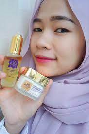 Set persona safi rania gold ini mengandungi: Rangkaian Anti Penuaan Safi Rania Gold Cerita Budak Sepet