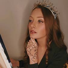 Happy Monday! Hope everyone has a good week ahead! Here is more of Feyre  painting 🖼 ✨️ * * * #feyre #feyrepainting #feyrearcheron #sjm #acotar  #acomaf #acowar #fantasycosplay #bookstagram #bookish #bookishart #highlady  #velaris