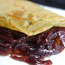 Crepes Mit Zwiebelmarmelade Aus Der Bretagne Ein Tolles Gericht Zwiebelmarmelade Vorspeise Franzosisch Franzosische Rezepte