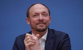 Wählen ostdeutsche eher radikale parteien? Ostbeauftragter Wanderwitz Corona Lage Im Osten Folge Von Sozialdarwinismus Und Ddr Kollektivismus Rt De