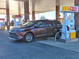 You can see more picture of toyota sienna fuel capacity in our photo gallery. 2021 Toyota Sienna Mpg Is The Hybrid For 2021 Worth It Daily Motor