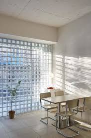 Contoh glass block untuk lantai. 13 Inspirasi Dinding Glass Block Sebagai Partisi Ruangan