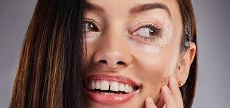 Què són i per què apareixen les taques blanques a la pell?