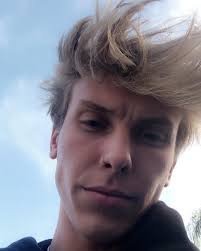 Bring back emo cam? 🌹🌹