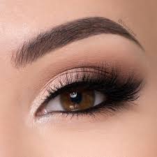 S'il vaut mieux éviter le ton sur ton (brun sur brun), le reste des. Natural Wedding Eye Makeup Maquillage Naturel Mariage Maquillage Mariage Maquillage Yeux Marrons