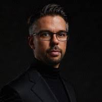 Robert Tuszynski's Instagram, Twitter & Facebook