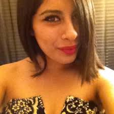 Elia Flores (@elialovesjay)