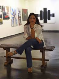 Rawness in between the monochromes