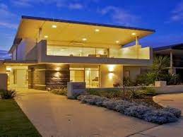 Hermosa fachada moderna con terraza, balcón y cochera. Fachadas De Las Casas Mas Bonitas Y Modernas Casa Moderna Con Terraza Fachada De Casas Bonitas Fachada De Casa Casas De Dos Pisos