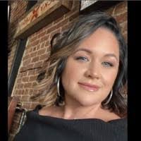 Kari Ryan's Instagram, Twitter & Facebook